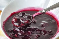 Sadece 10 Dakikada Ev Yapımı Yaban Mersinli Akçaağaç Şurubu